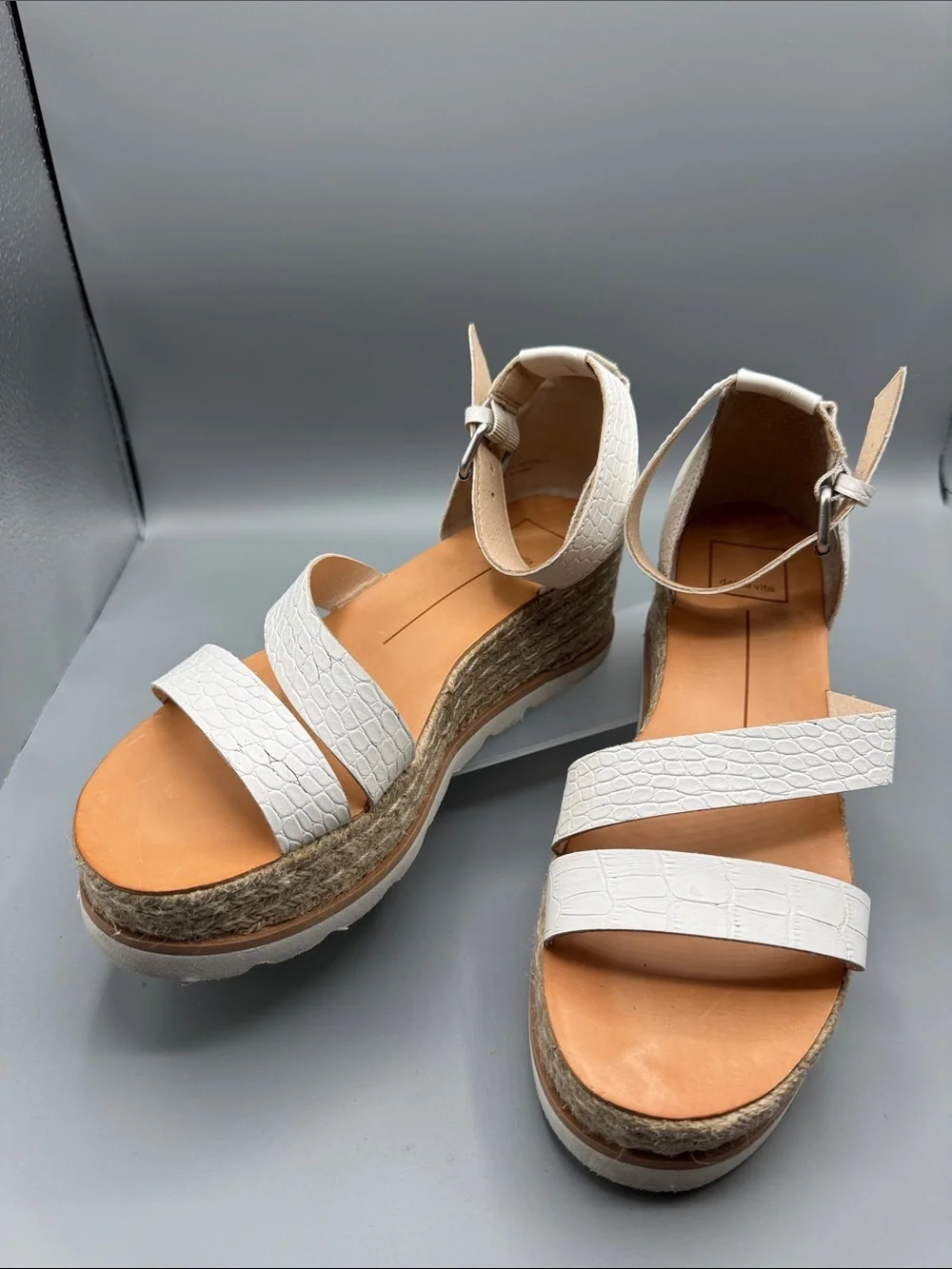 Dolce Vita White Croc-Embossed Espadrille Wedge Sandals, size 8
